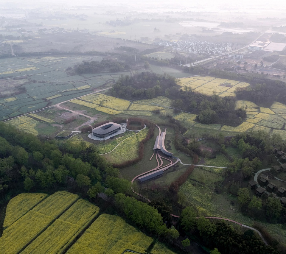 正在上传... 7f4563e9d4339652ad8bd72fe855a93d_006-inkstone-house-oct-linpan-cultural-center-in-anren-china-by-archi-union-architects-960x853.jpg